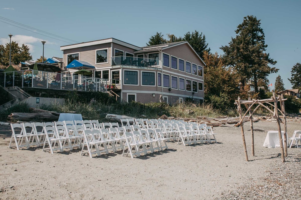 Weddings at The Beach House Restaurant in Victoria, BC
