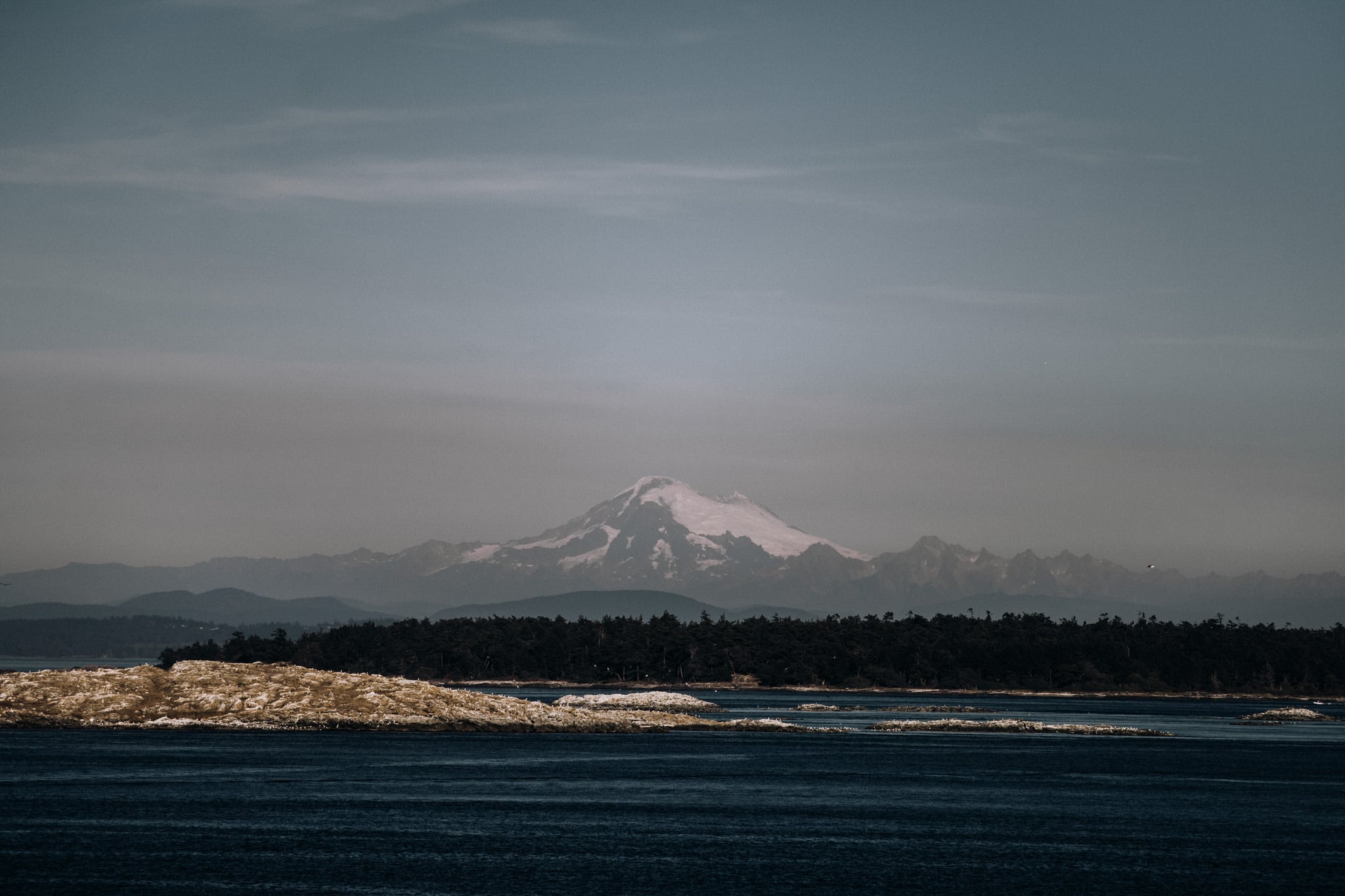 Victoria Golf Club Wedding Photographer YYJ Socially Distanced Mountains