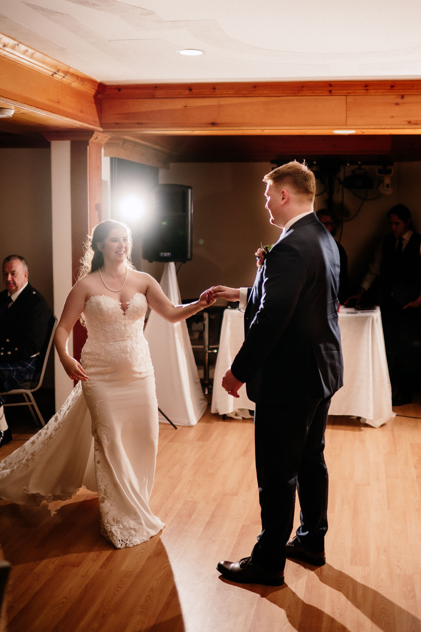 Wedding Photographer Victoria Villa Eyrie Weddings Party Reception Dancing Creative