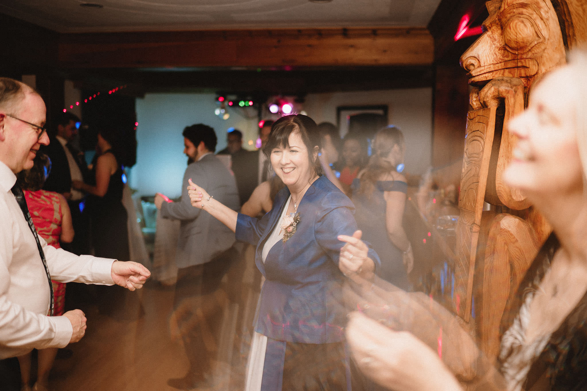 Wedding Photographer Victoria Villa Eyrie Weddings Party Reception Dancing Creative