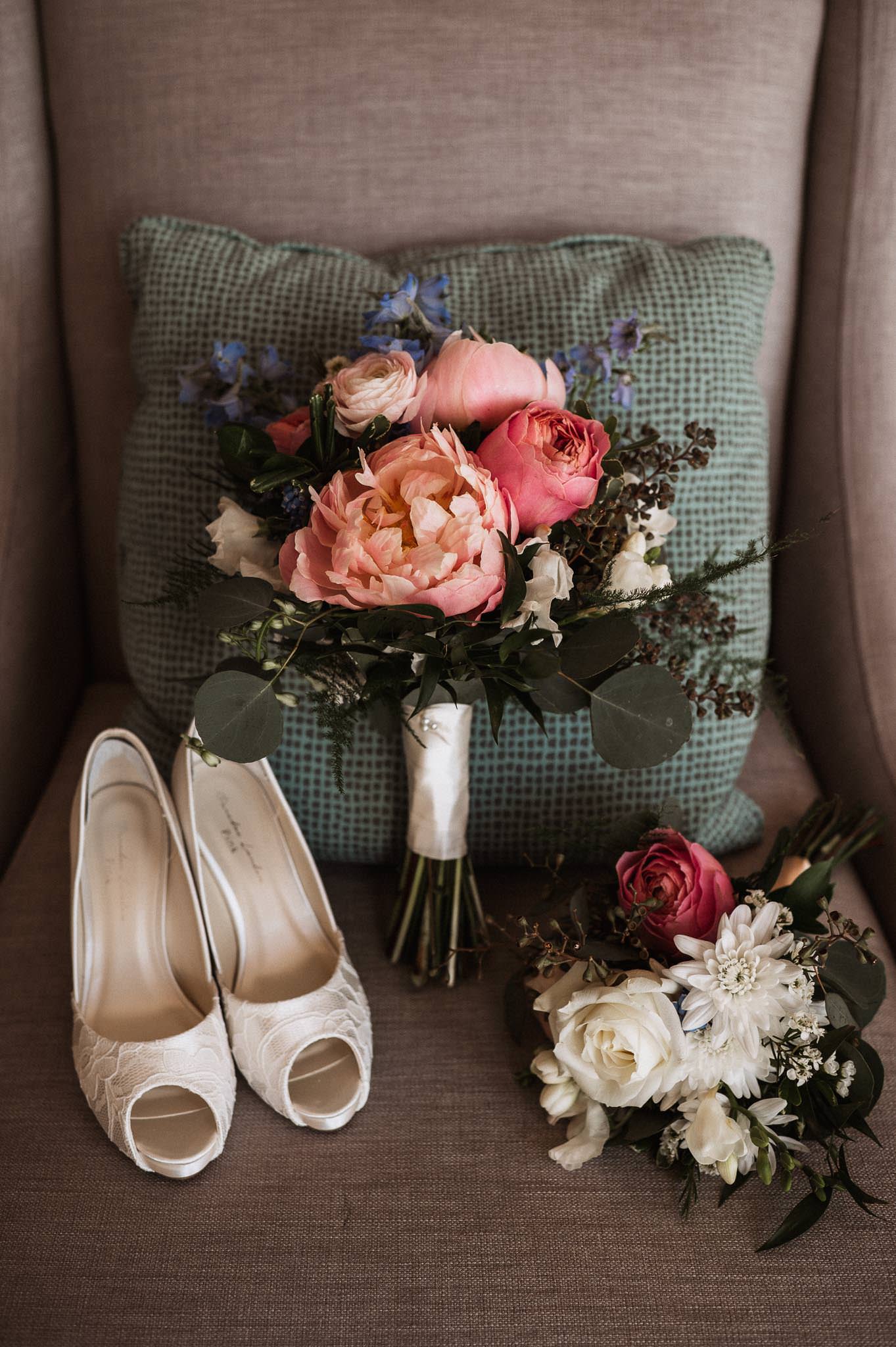 Wedding Photographer Victoria Villa Eyrie Weddings Detail Photos Florals Shoes